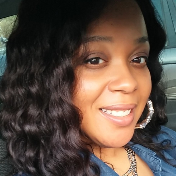 Meet your Posher, Sharon - Picture 1 of 1